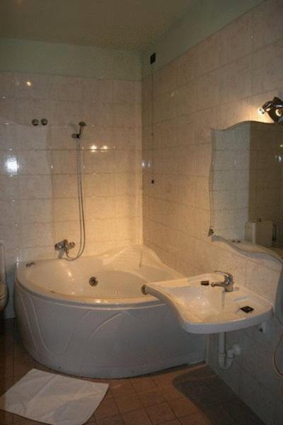 Hotel Airone